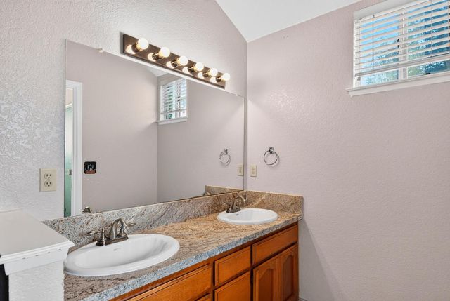 4129 W Regency Avenue, Fresno, CA 93722