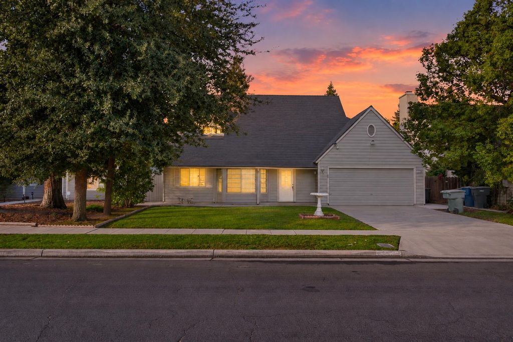 Image 1 of property listing at 4129 W Regency Avenue, Fresno, CA 93722