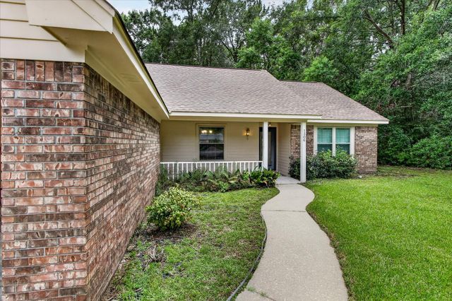 1306 Sandlewood Dr., Hattiesburg, MS 39402