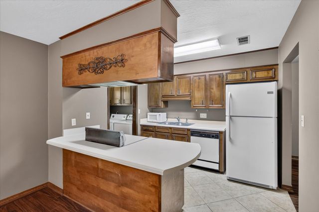 1306 Sandlewood Dr., Hattiesburg, MS 39402