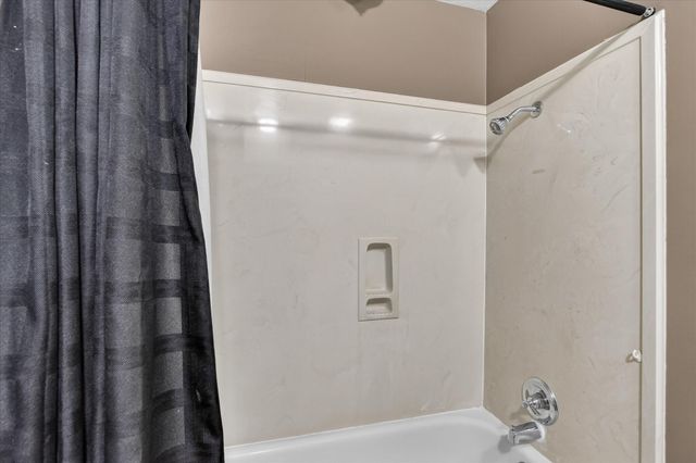 1306 Sandlewood Dr., Hattiesburg, MS 39402