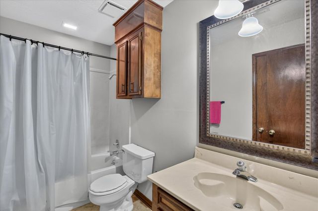 1306 Sandlewood Dr., Hattiesburg, MS 39402