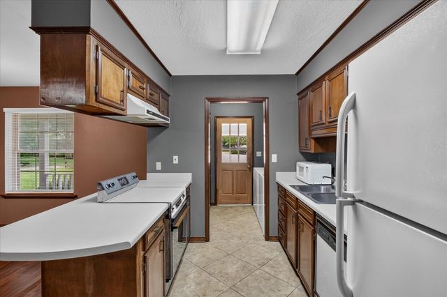 1306 Sandlewood Dr., Hattiesburg, MS 39402