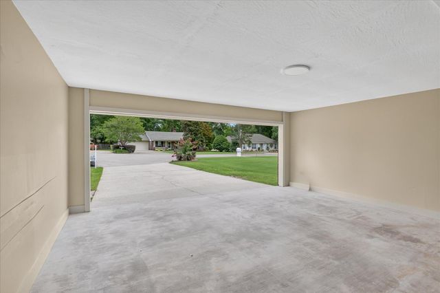 1306 Sandlewood Dr., Hattiesburg, MS 39402