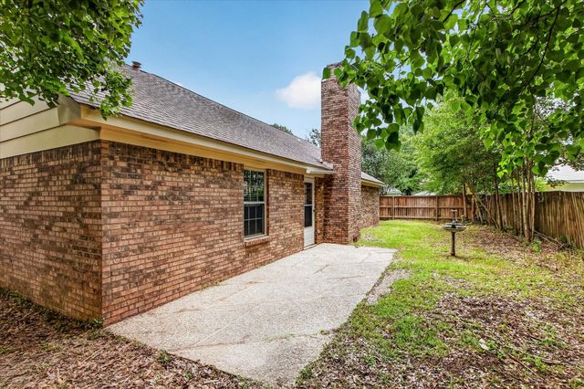 1306 Sandlewood Dr., Hattiesburg, MS 39402