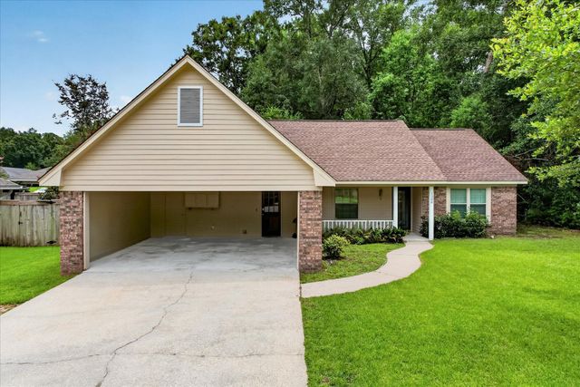 1306 Sandlewood Dr., Hattiesburg, MS 39402