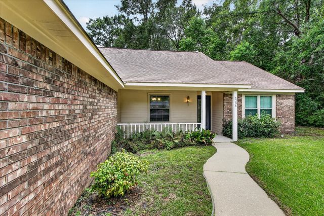 1306 Sandlewood Dr., Hattiesburg, MS 39402