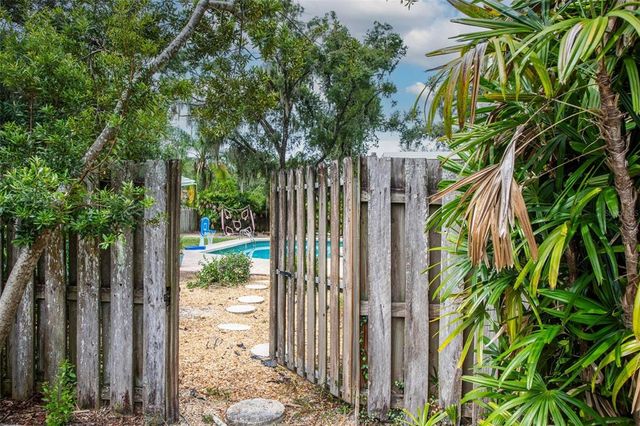 413 MONTROSE AVENUE, Temple Terrace, FL 33617
