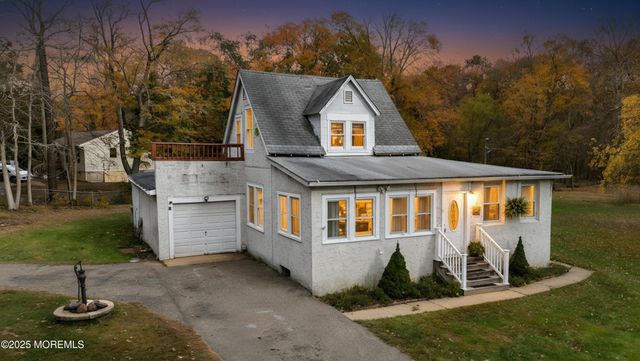 5 Pittenger Pond Road, Freehold, NJ 07728