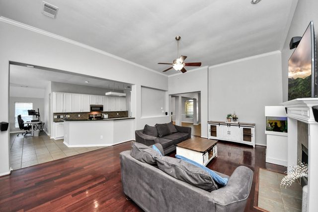 414 Willow Pointe Drive, League City, TX 77573