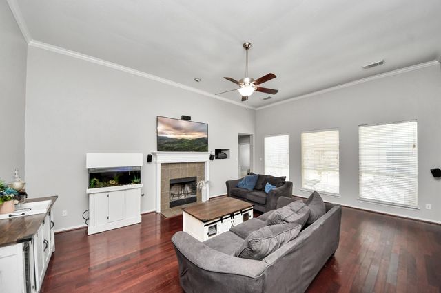 414 Willow Pointe Drive, League City, TX 77573