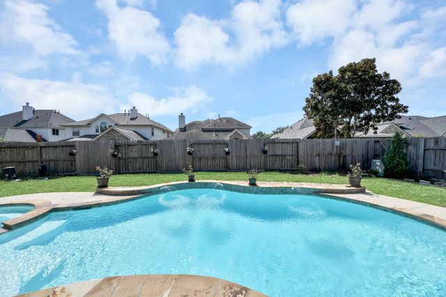 414 Willow Pointe Drive, League City, TX 77573
