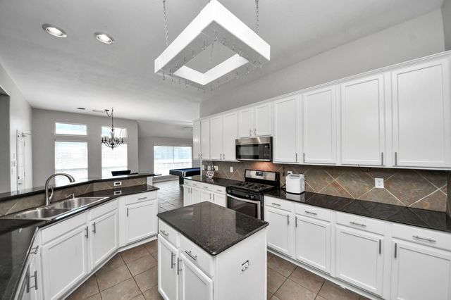 414 Willow Pointe Drive, League City, TX 77573
