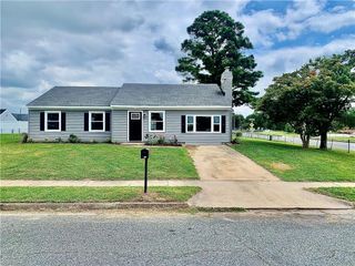 1001 Sean DR, Chesapeake, VA 23323