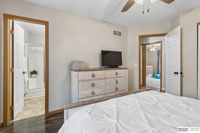 6213 N 79th Circle, Omaha, NE 68134