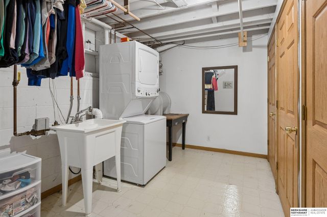 6213 N 79th Circle, Omaha, NE 68134