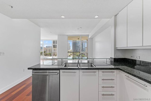 1199 Pacific HWY 704, San Diego, CA 92101