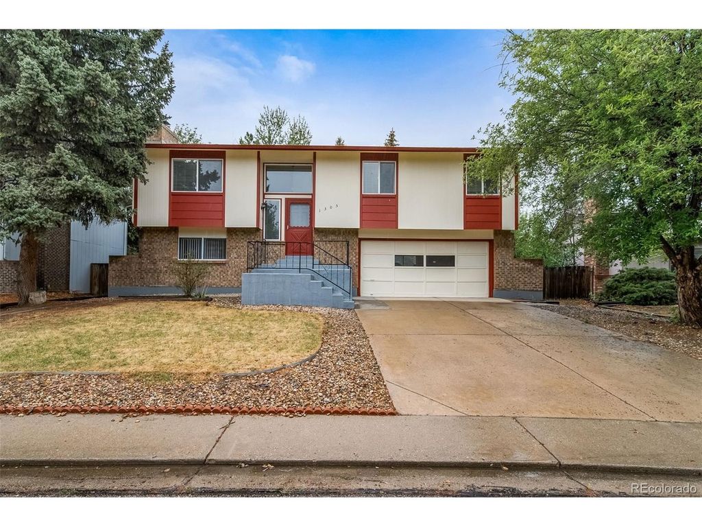 1305 Doric Dr, Lafayette, CO 80026