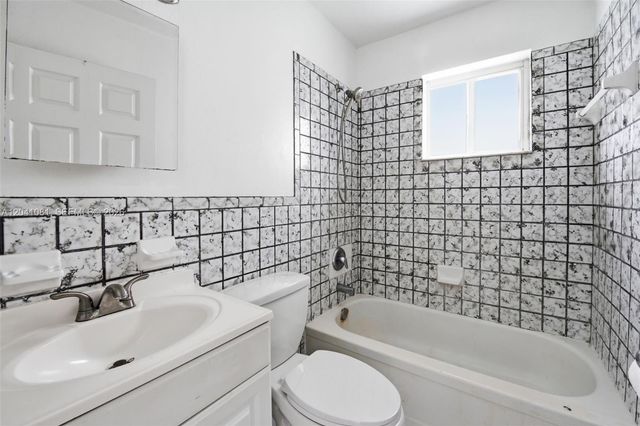 7521 NW 1st Avenue 7523, Miami, FL 33150
