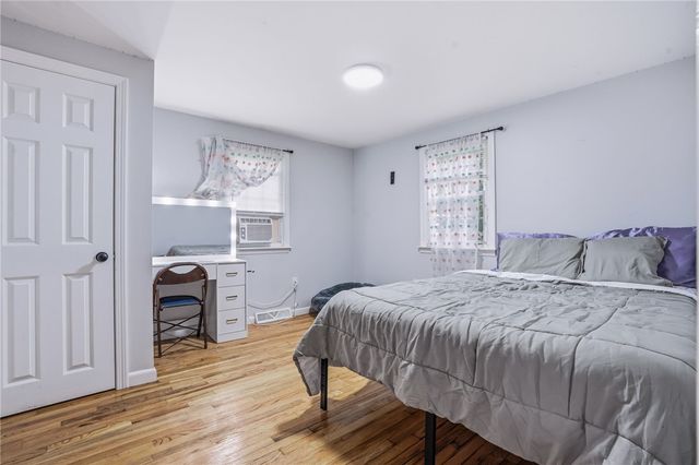 5 Packard Avenue, Warwick, RI 02886