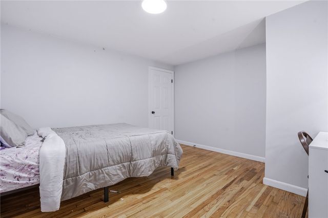 5 Packard Avenue, Warwick, RI 02886
