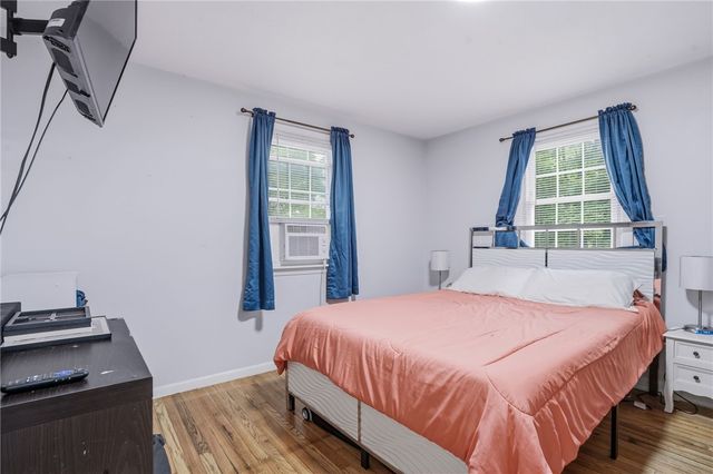 5 Packard Avenue, Warwick, RI 02886