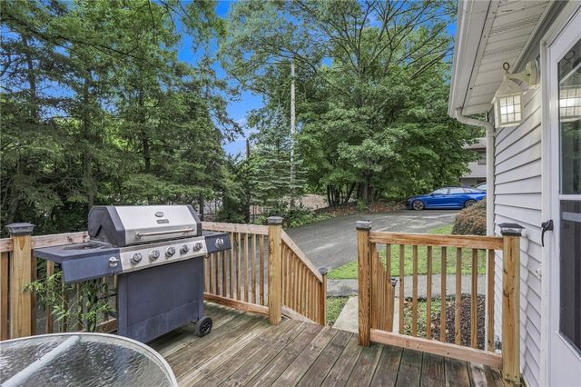 5 Packard Avenue, Warwick, RI 02886