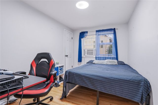 5 Packard Avenue, Warwick, RI 02886