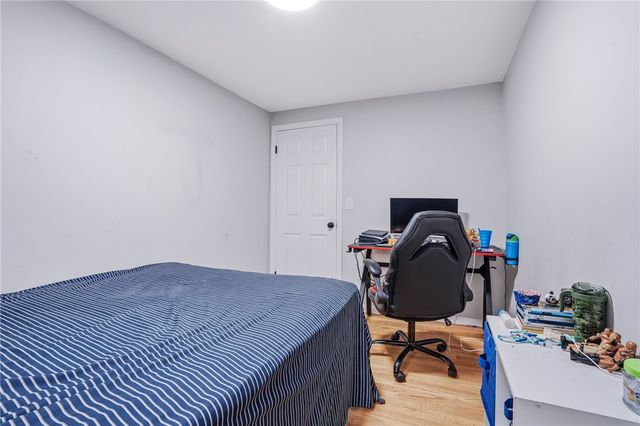 5 Packard Avenue, Warwick, RI 02886