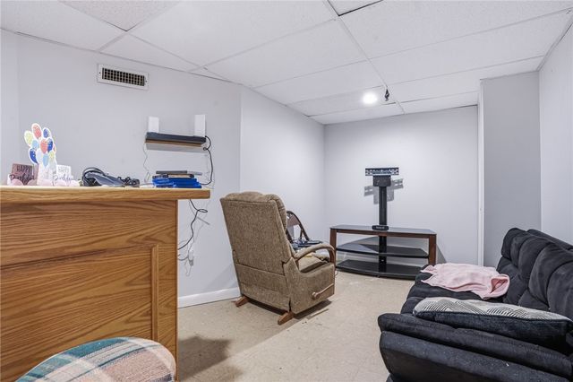 5 Packard Avenue, Warwick, RI 02886