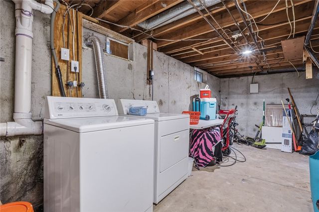 5 Packard Avenue, Warwick, RI 02886