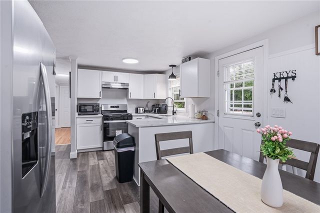 5 Packard Avenue, Warwick, RI 02886