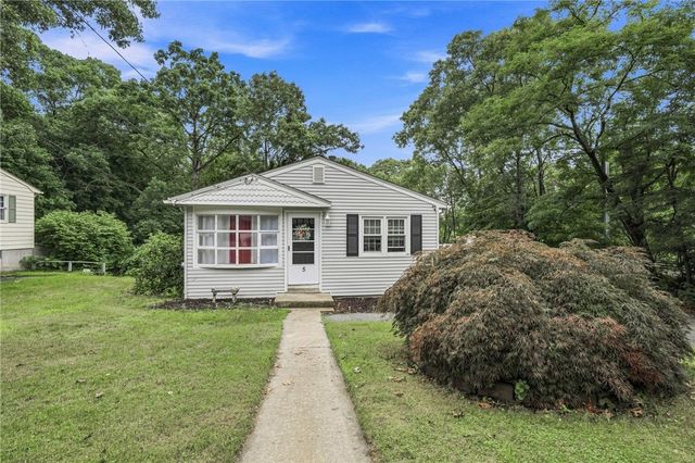 5 Packard Avenue, Warwick, RI 02886