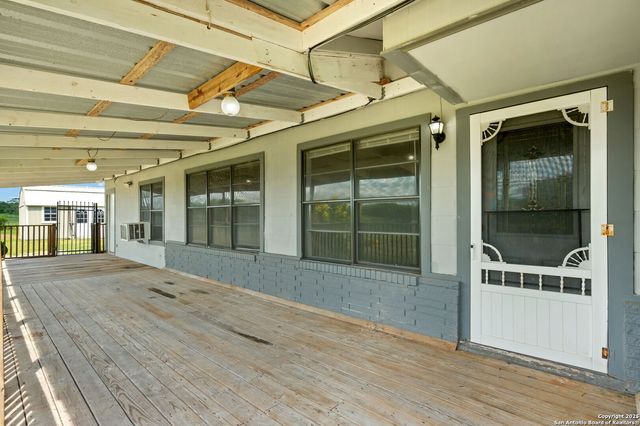 9871 County Road 115, Mineral, TX 78125