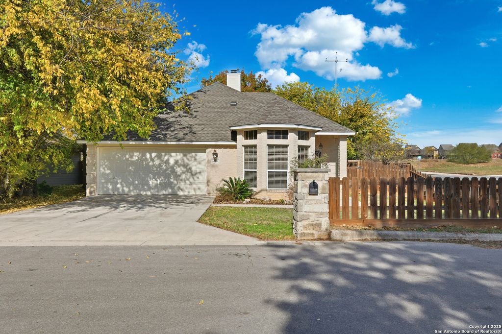 1800 Pearce Court, San Marcos, TX 78666