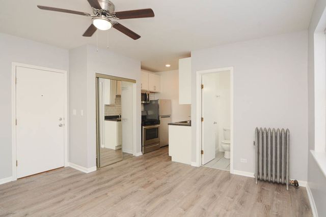 4241 N KENMORE Avenue 110, Chicago, IL 60613