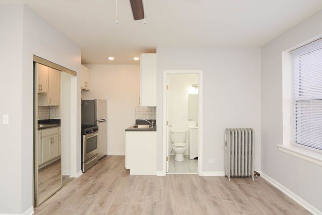 4241 N KENMORE Avenue 110, Chicago, IL 60613