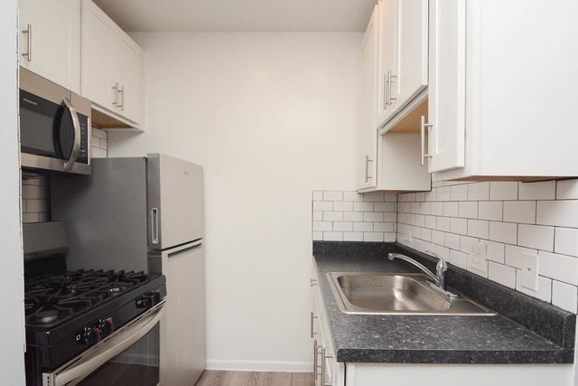 4241 N KENMORE Avenue 110, Chicago, IL 60613