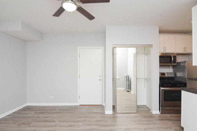 4241 N KENMORE Avenue 110, Chicago, IL 60613