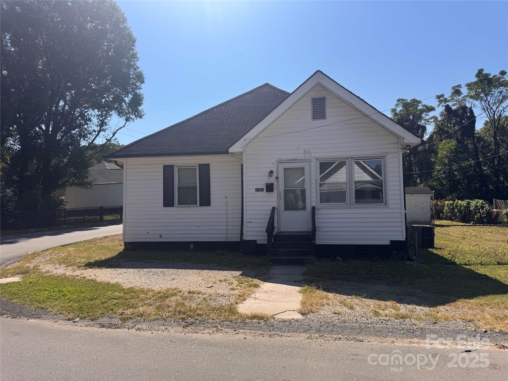 1913 Hemlock Avenue, Gastonia, NC 28054
