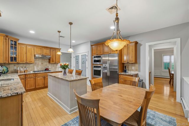 16 Canterbury Lane, Warwick, NY 10990