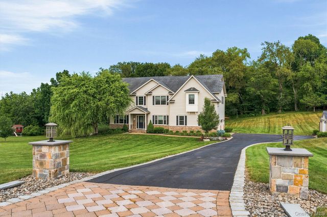 16 Canterbury Lane, Warwick, NY 10990