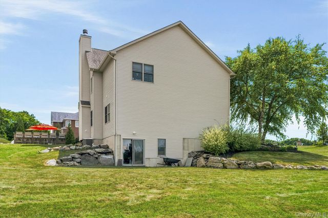 16 Canterbury Lane, Warwick, NY 10990