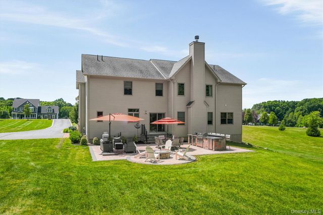 16 Canterbury Lane, Warwick, NY 10990