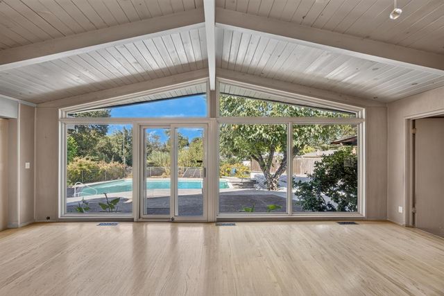 2130 Trimble Way, Sacramento, CA 95825