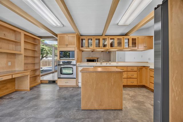 2130 Trimble Way, Sacramento, CA 95825