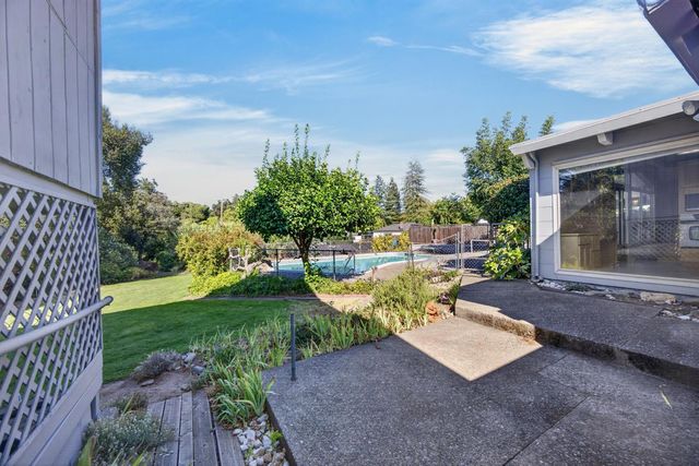 2130 Trimble Way, Sacramento, CA 95825