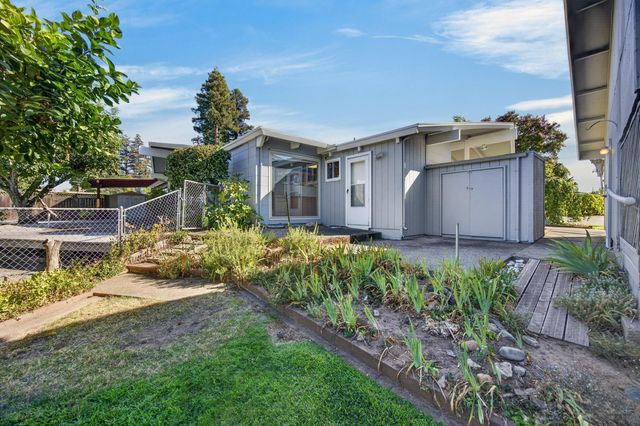 2130 Trimble Way, Sacramento, CA 95825