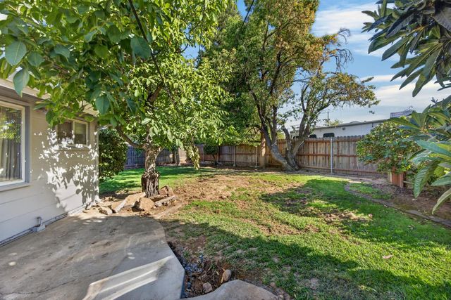 2130 Trimble Way, Sacramento, CA 95825