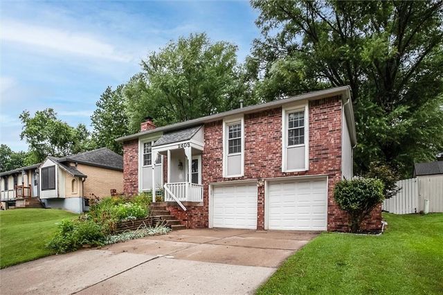 2409 NW Salem Court, Blue Springs, MO 64015